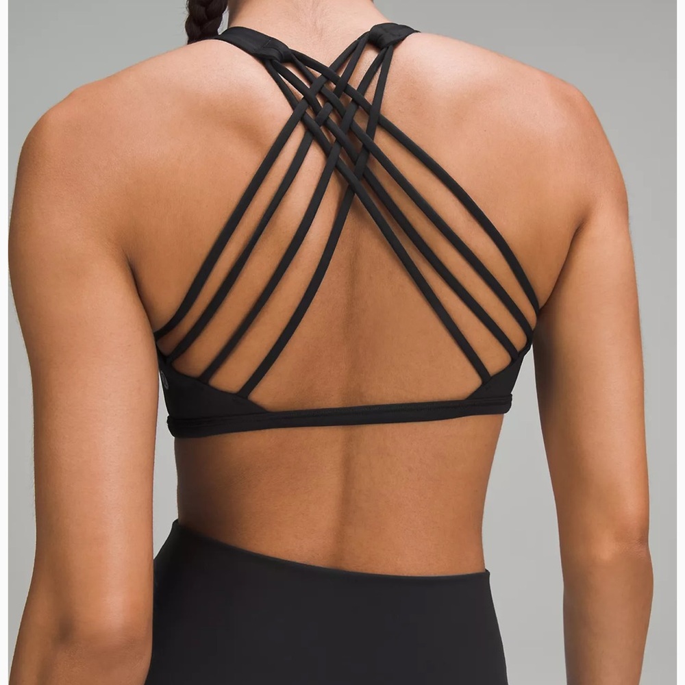 Lululemon Free to Be Bra - Wild
Light Support, A/B Cup size 8 Camo Color